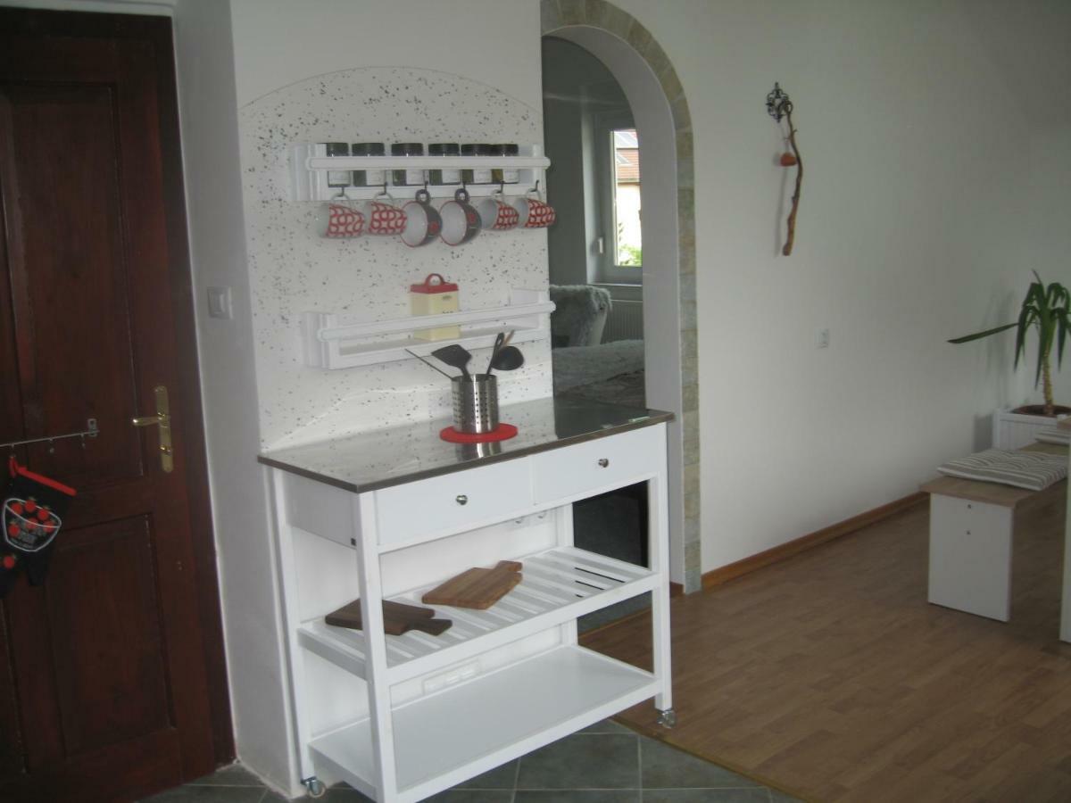 R&G Apartment Zirovnica Zewnętrze zdjęcie